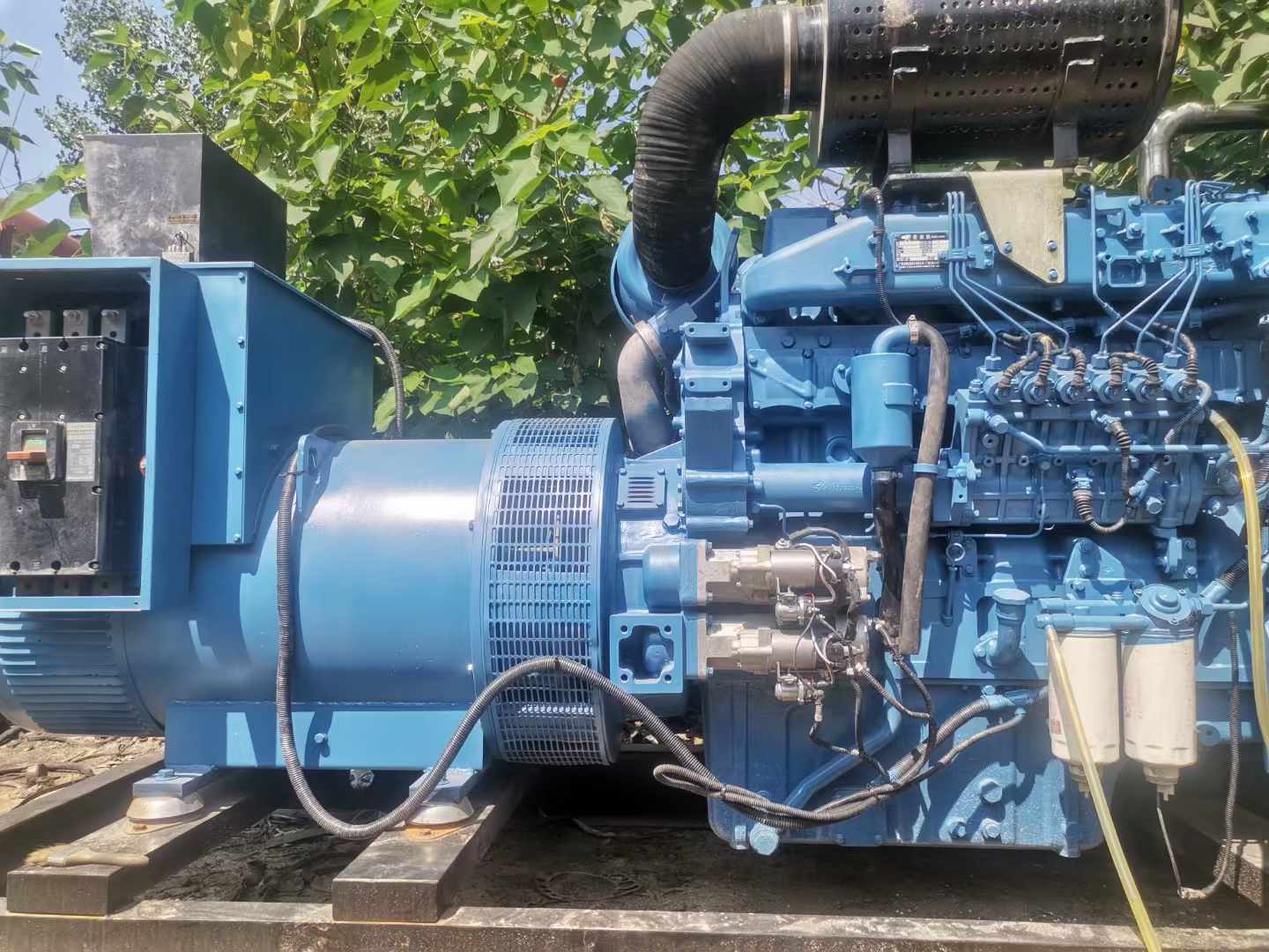 科尔沁右翼前详细说明降低 800kW 柴油发电机输出电流波动的方法