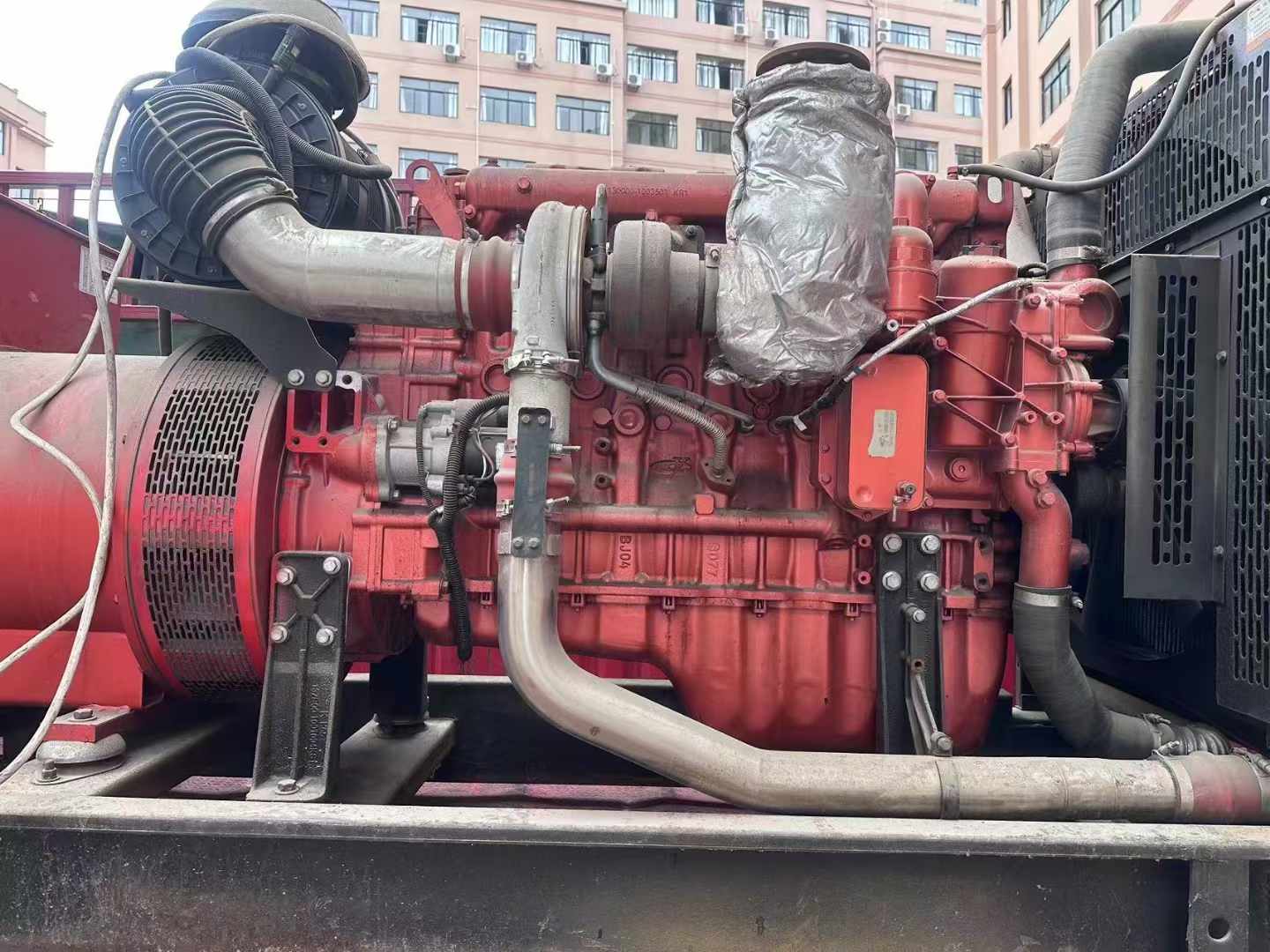 科尔沁右翼前如何选择适合 600kW 柴油发电机组的过载保护器？